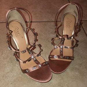 Jewel badgely mischka heels
